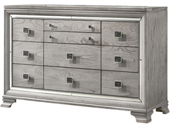 Vail Dresser