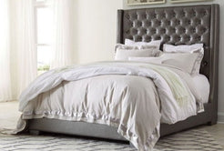 Coralayne Tufted Queen Bed